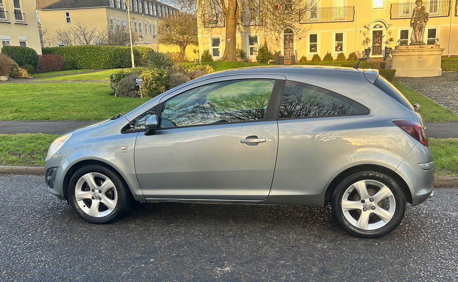 Vauxhall Corsa 1.2i - Image 6